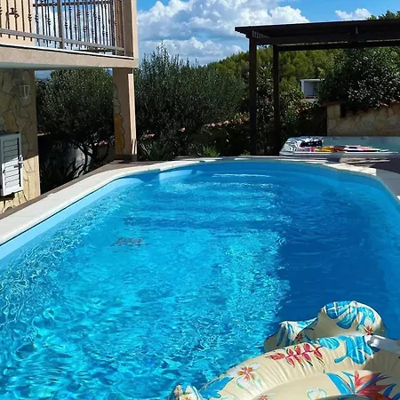 Mala - Pool - Jacuzzi - 5 Min. Zum *