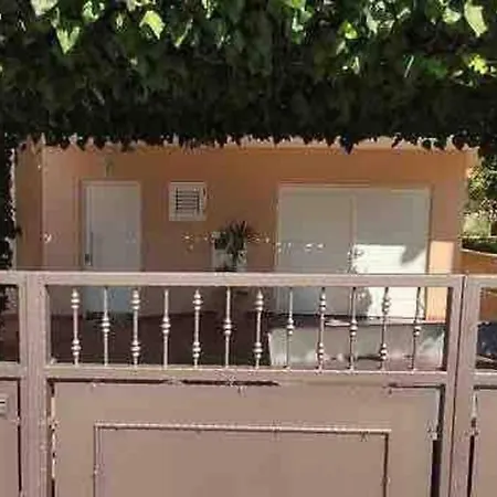 Mala - Pool - Jacuzzi - 5 Min. Zum