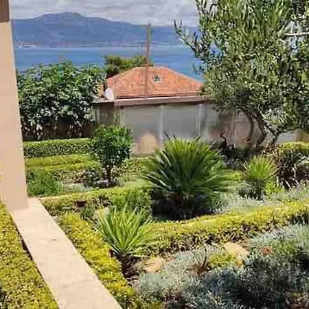 Villa Mala - Pool - Jacuzzi - 5 Min. Zum Trogir