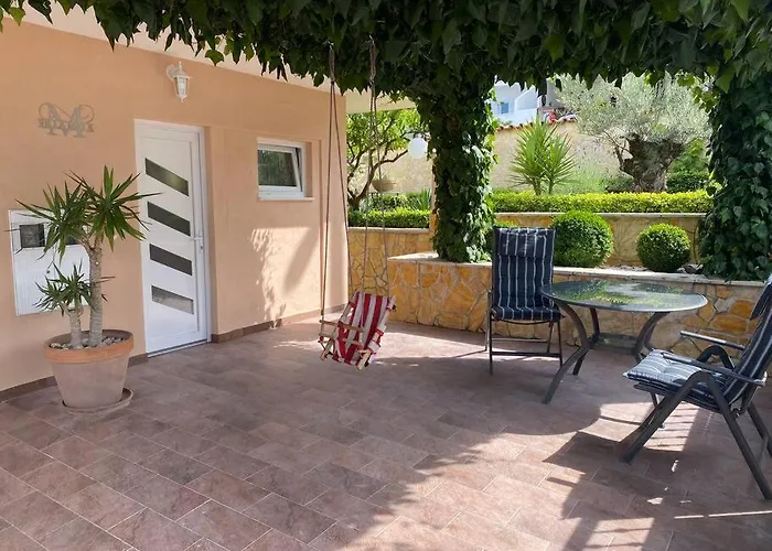 Mala - Pool - Jacuzzi - 5 Min. Zum * Trogir