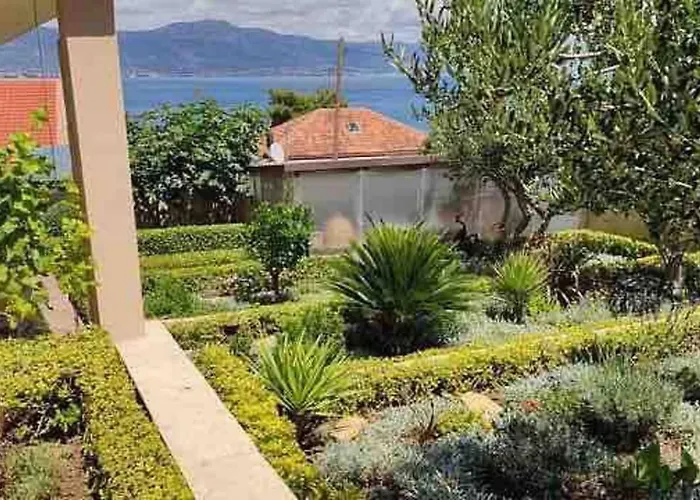 Villa Mala - Pool - Jacuzzi - 5 Min. Zum Trogir