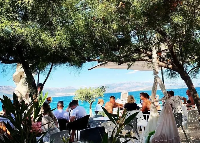 Villa Mala - Pool - Jacuzzi - 5 Min. Zum Trogir