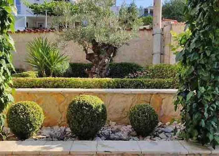 Villa Mala - Pool - Jacuzzi - 5 Min. Zum *