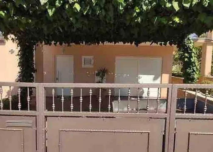 Mala - Pool - Jacuzzi - 5 Min. Zum